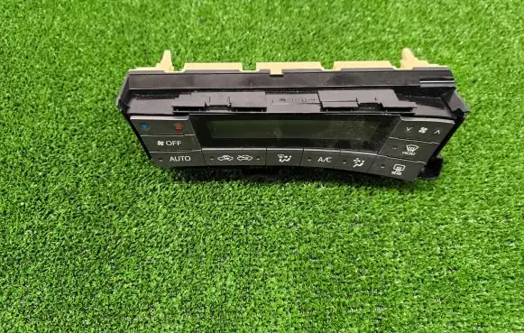 Toyota Prius (XW30) Climate control unit 75D726