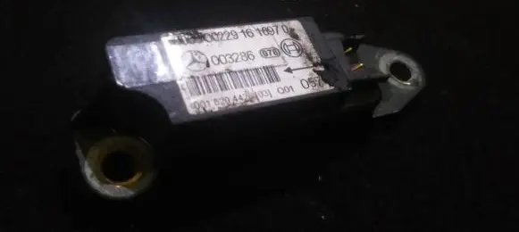Mercedes-Benz C W203 Airbag deployment crash/impact sensor 0018204426 003286