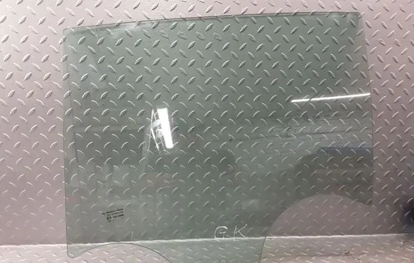 Dacia Sandero III Rear door window glass 823011397R