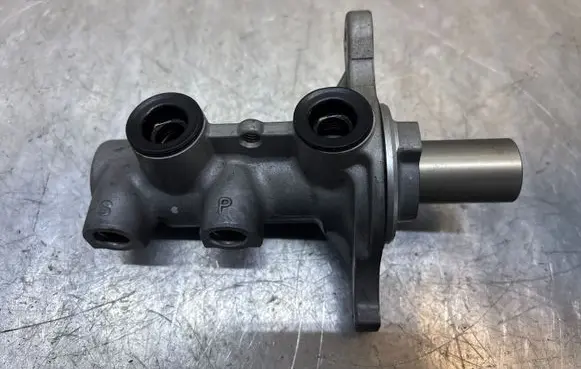 KIA Stinger Master brake cylinder