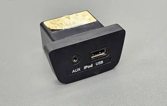 Hyundai i30 AUX in-socket connector 96120A5000 84760A650