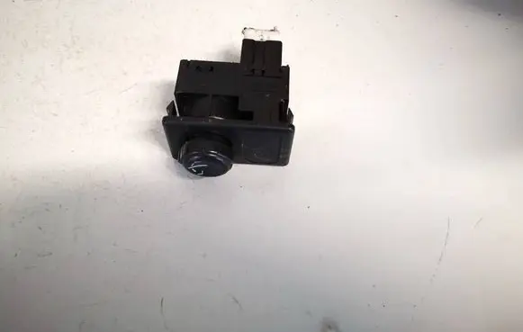 Nissan Almera Tino Wing mirror switch