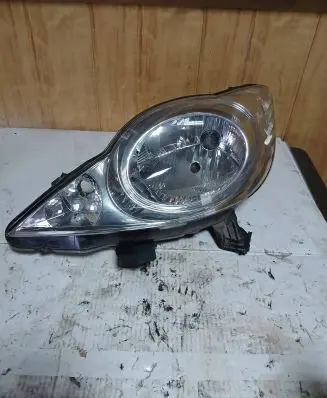 Peugeot 107 Headlight/headlamp 811500H030 89032403 17502A011