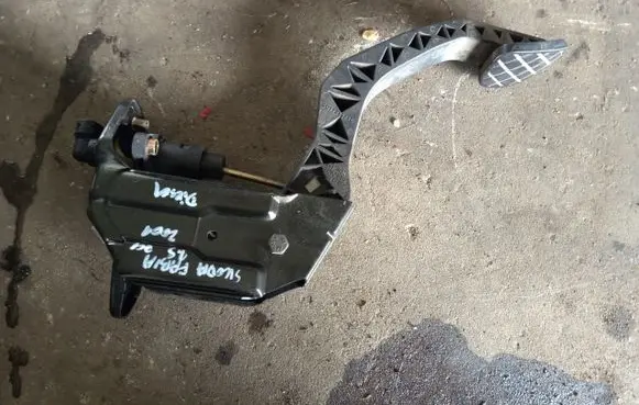 Volkswagen New Beetle Clutch pedal 1J0721174A