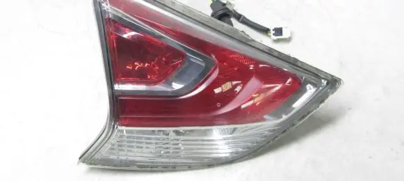 Nissan X-Trail T32 Tailgate rear/tail lights