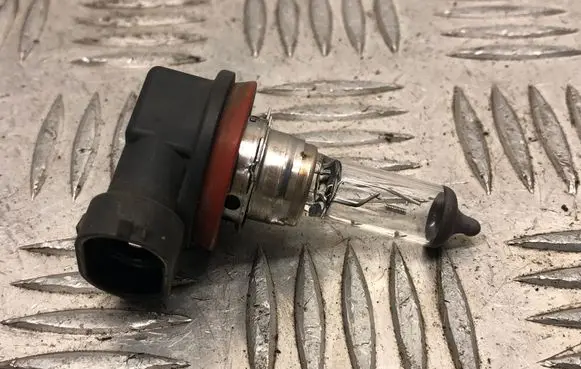 BMW 5 E60 E61 Fog light bulb 64212