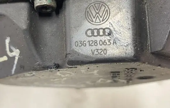 Volkswagen Caddy Throttle valve 03G128063A