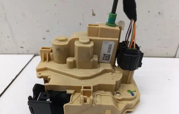 Alfa Romeo Stelvio Rear door lock 50536552