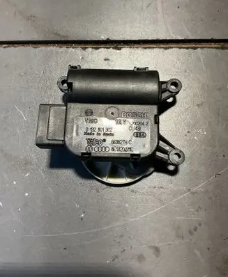 Audi A4 S4 B6 8E 8H Air flap motor/actuator 0132801302