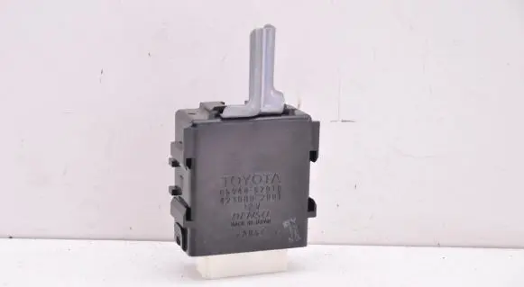 Toyota Verso-S Electric power window relay 8594052010 4230002001