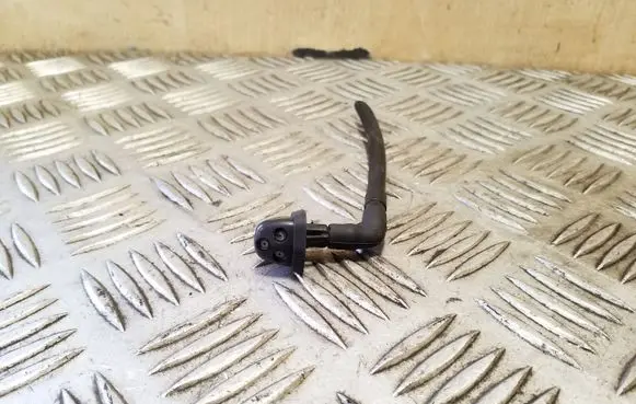 Suzuki Grand Vitara II Windshield washer spray nozzle 