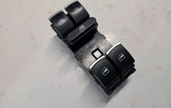 Volkswagen Tiguan Electric window control switch 5k4959857