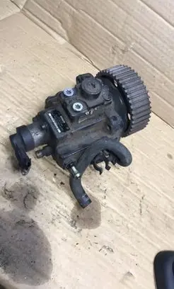 Opel Zafira B Fuel injection high pressure pump 0445010128 055204600
