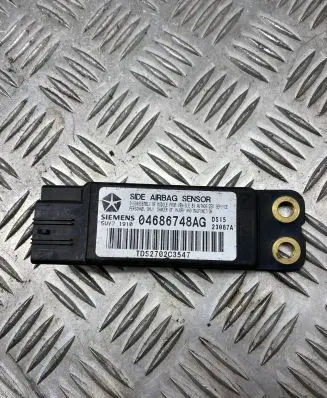 Chrysler Grand Voyager IV Airbag deployment crash/impact sensor 04686748AG 5WY71910 TDS2702C3547