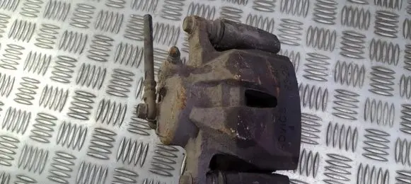 Toyota RAV 4 (XA30) Front brake caliper