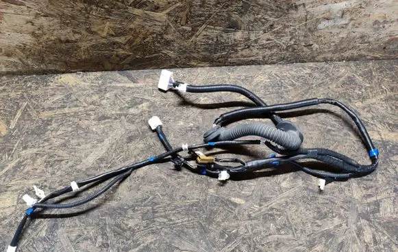 Infiniti Q70 Y51 Front door wiring loom 240154AN0C
