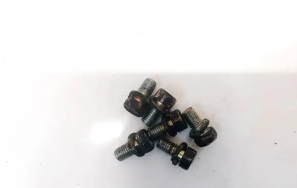 Mitsubishi Carisma Nuts/bolts 