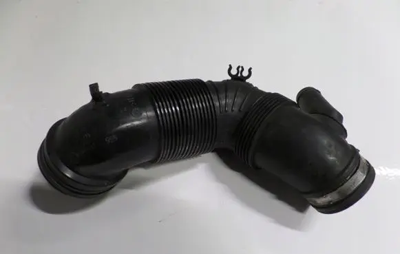 Skoda Yeti (5L) Air intake hose/pipe 3C0129654P