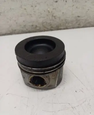 Volkswagen PASSAT B8 Piston 81L155 DFH