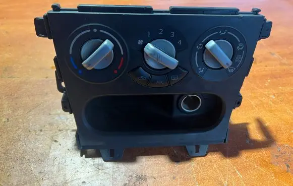 Opel Agila B Climate control unit
