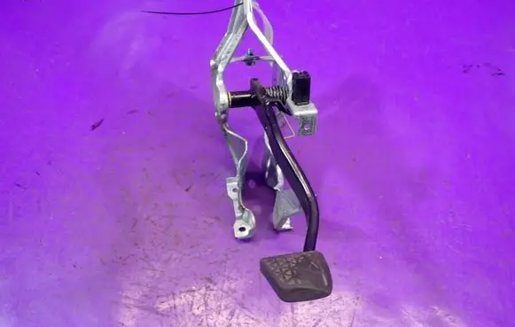 Opel Astra H Brake pedal