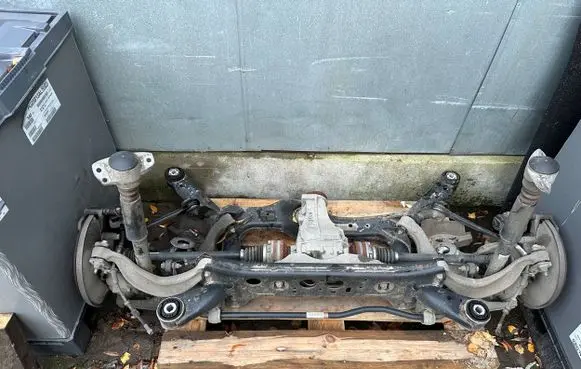 Audi A6 S6 C7 4G Rear axle beam with reductor 