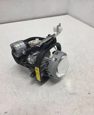 Volkswagen Golf Sportsvan Front fog light 1305310521 238914