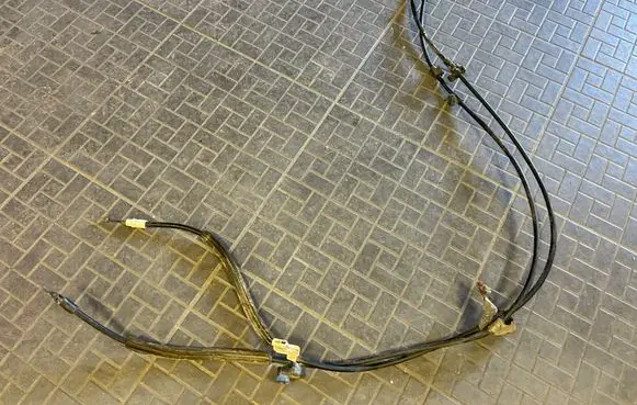 Handbrake/parking brake wiring cable