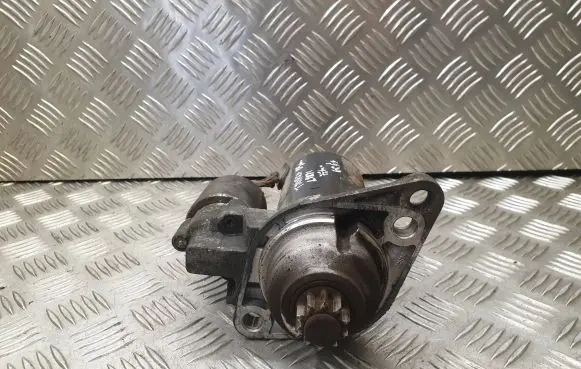 Volkswagen Touran I Starter motor