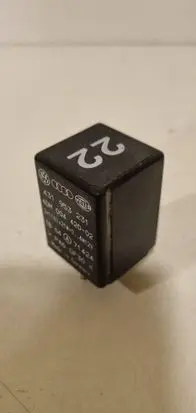 Volkswagen Transporter - Caravelle T4 Other relay 431953231