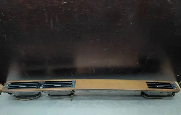 Volvo V70 Dash center air vent grill 30781314 R1644634