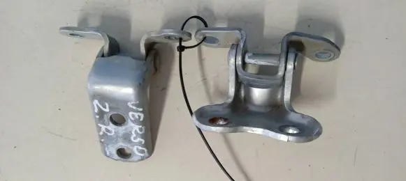 Toyota Corolla Verso AR10 Rear door hinge set 