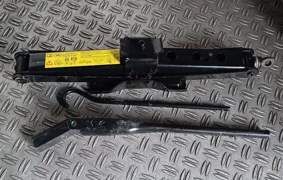 Land Rover Discovery 4 - LR4 Lift Jack 5H3217080BC