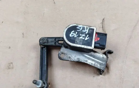 BMW M5 Rear air suspension level height sensor 3714678407504