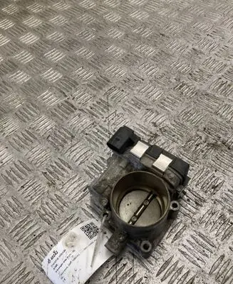 Volkswagen Jetta VI Throttle valve