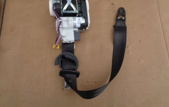 Audi A8 S8 D4 4H Front seatbelt 4H0857706A