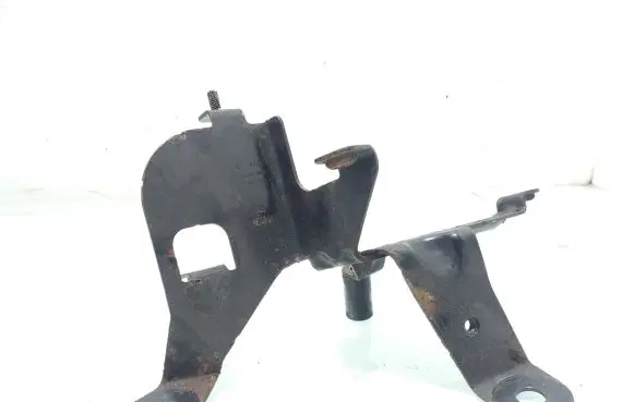 Volkswagen Touareg I Fuel filter bracket/mount holder 7L6127224B