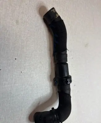 Volkswagen Touareg II Intercooler pipe mounting bracket 7p5122073j