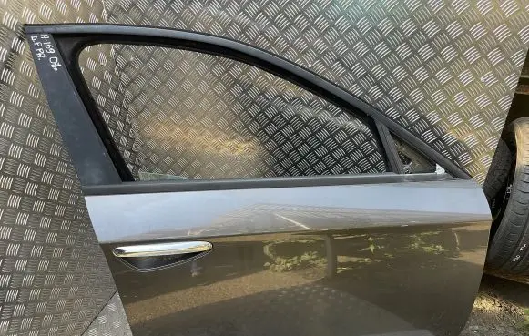 Alfa Romeo 159 Front door