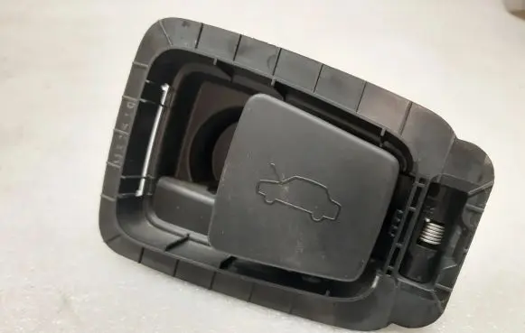 Volvo XC90 Engine bonnet (hood) release handle 32277309