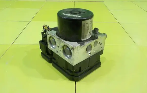 Ford C-MAX II ABS Pump BV612C405AE ZP18