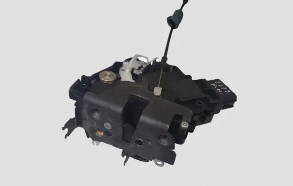 Volvo V50 Front door lock 30799308