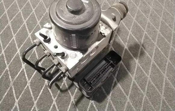 Volkswagen Transporter - Caravelle T5 ABS Pump 7E0907379E 10061933221 10092903063