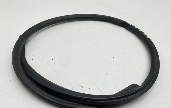 Volvo XC60 Engine compartment rubber 