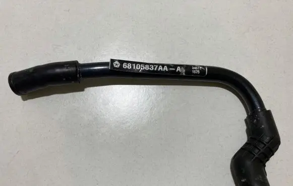 Dodge Challenger Breather hose/pipe 