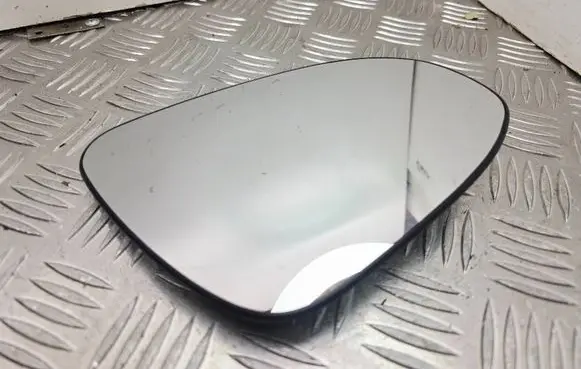 Toyota Yaris Wing mirror glass 6401301