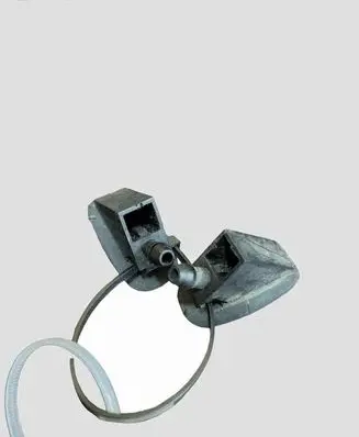 Ford Focus Windshield washer spray nozzle XS4117666