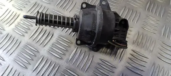 Opel Vectra B Central locking vacuum pump 652869L 400195