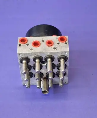 Volkswagen Golf VI ABS Pump 1K0614517BD