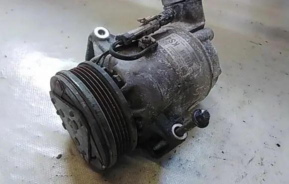 Opel Astra H Air conditioning (A/C) compressor (pump) 13322147
